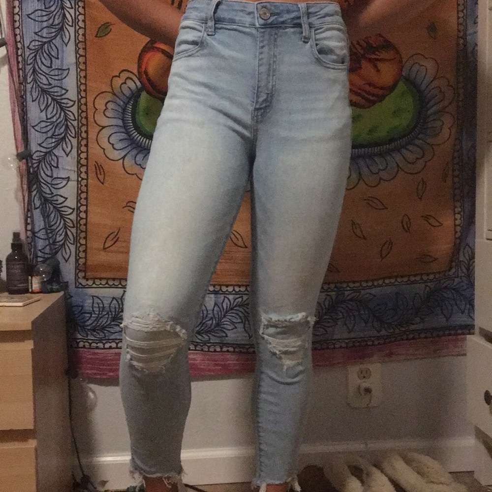 American Eagle Light-washed Jeans